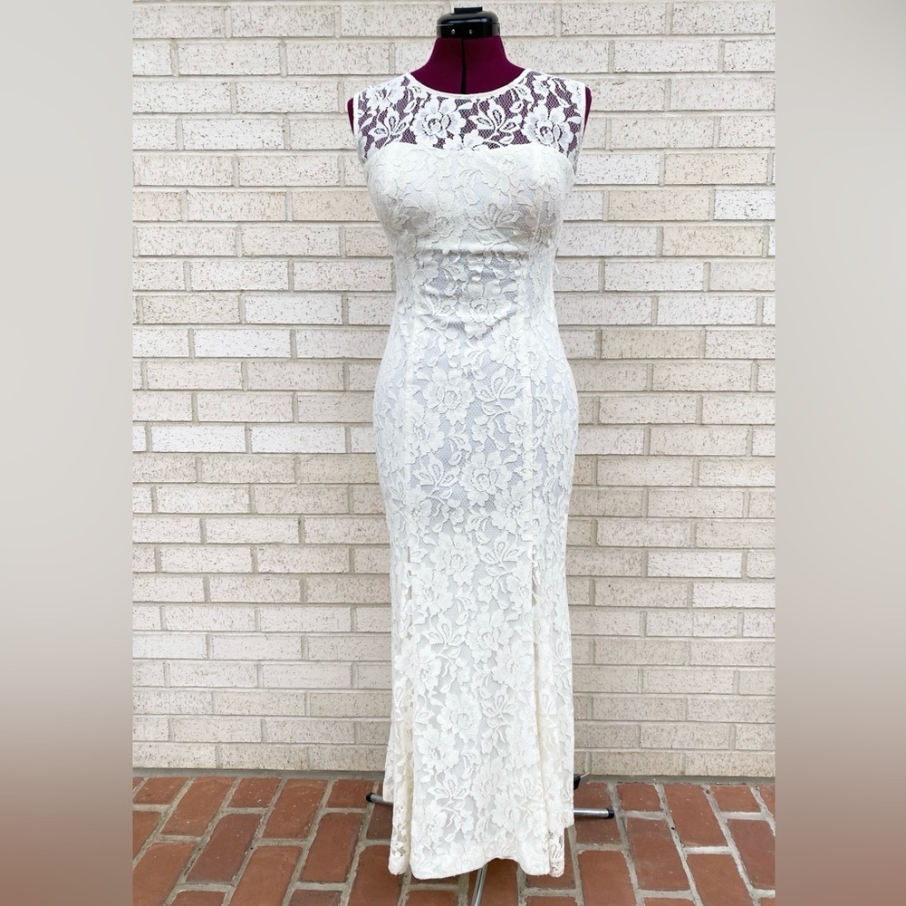 Betsy & Adam Gown Maxi Dress Cream White Ivory Lace Evening Open Back Size 6